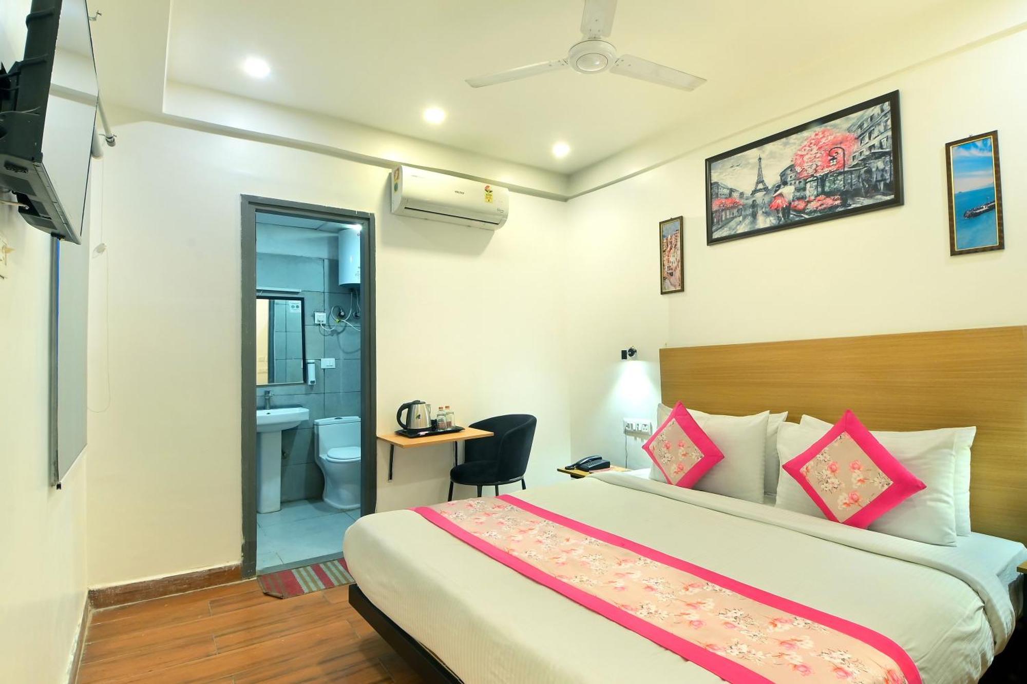 Hotel Red York By Byob Hotels Noida Exterior foto