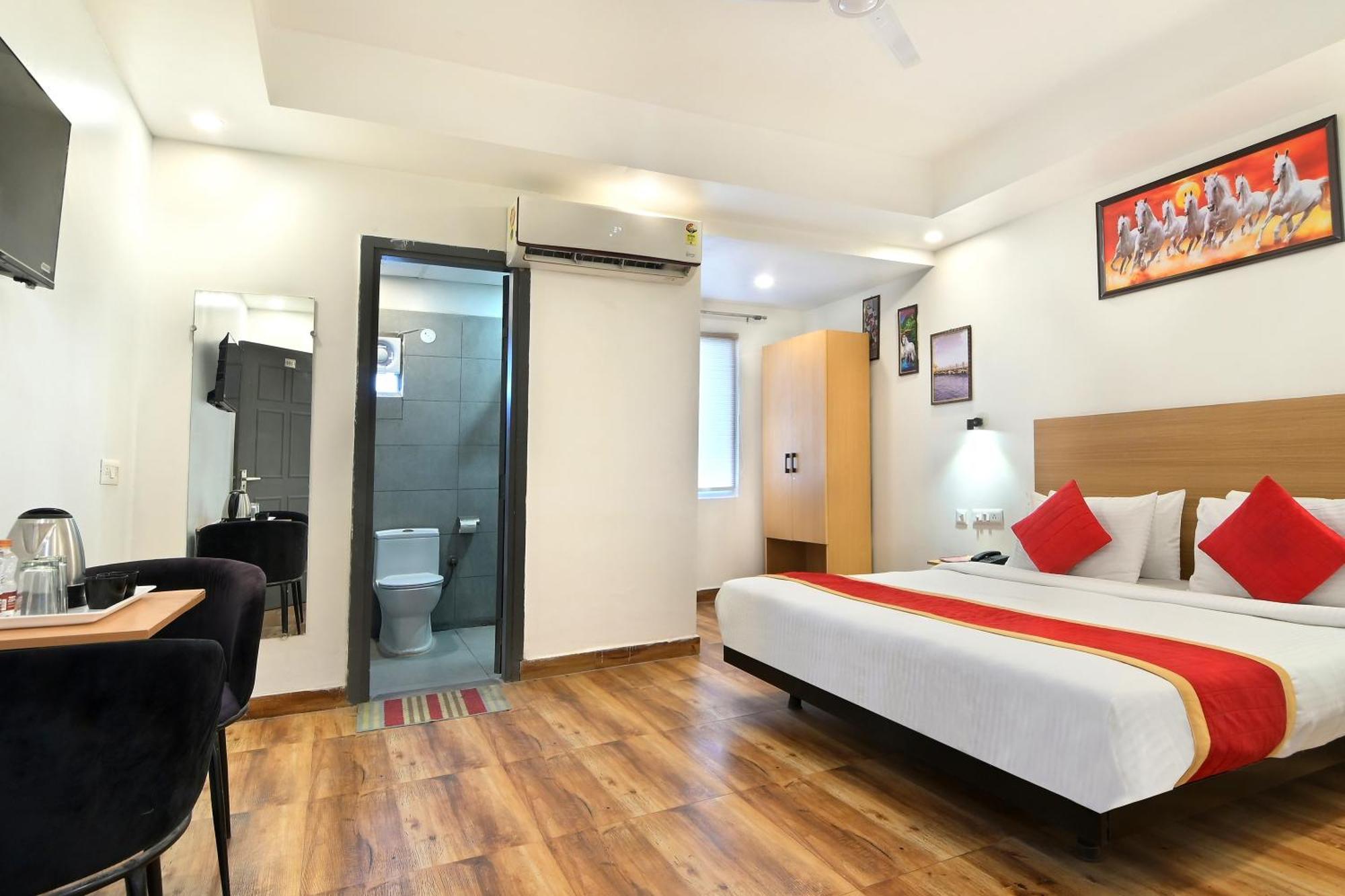 Hotel Red York By Byob Hotels Noida Exterior foto