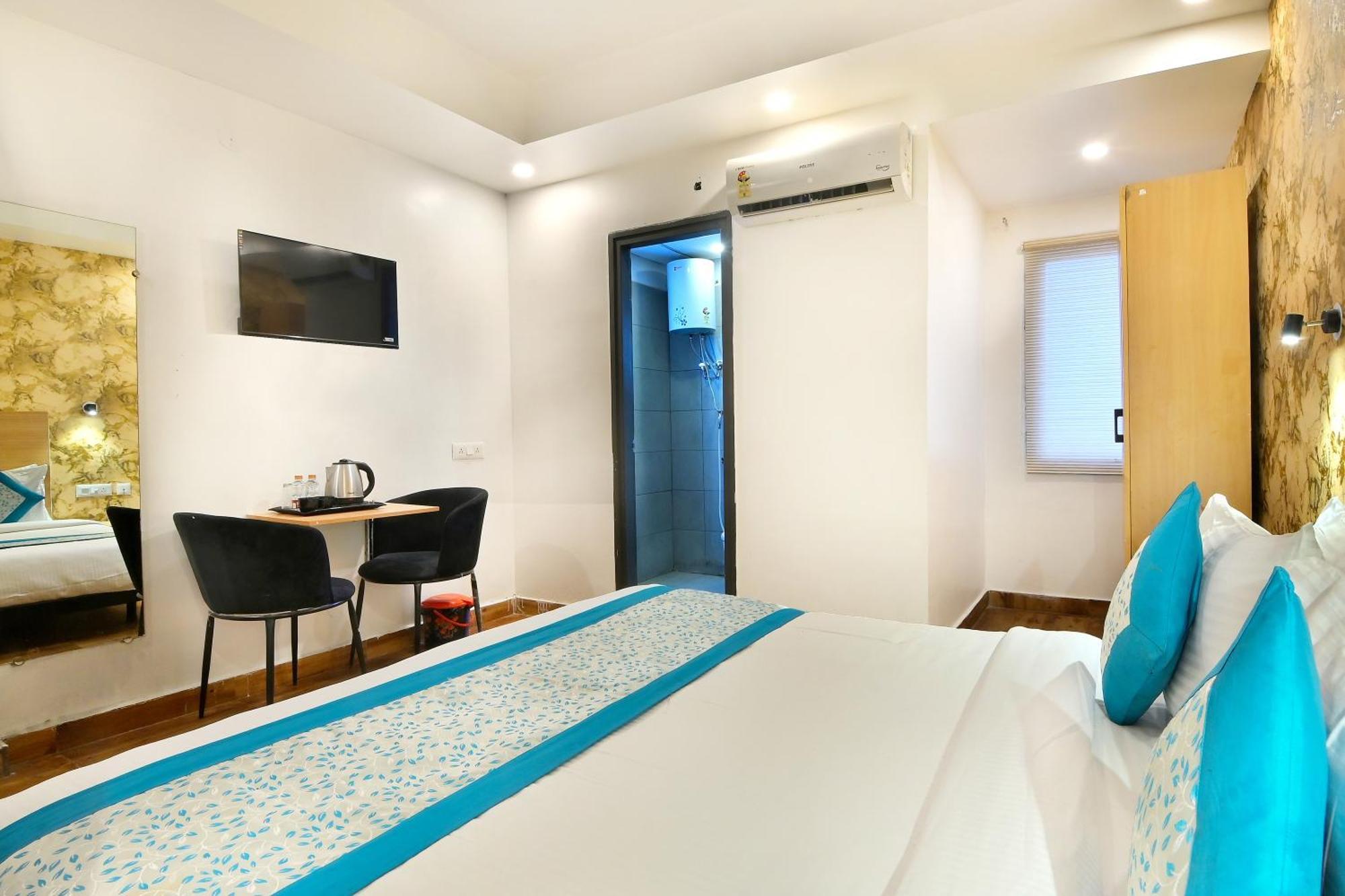 Hotel Red York By Byob Hotels Noida Exterior foto