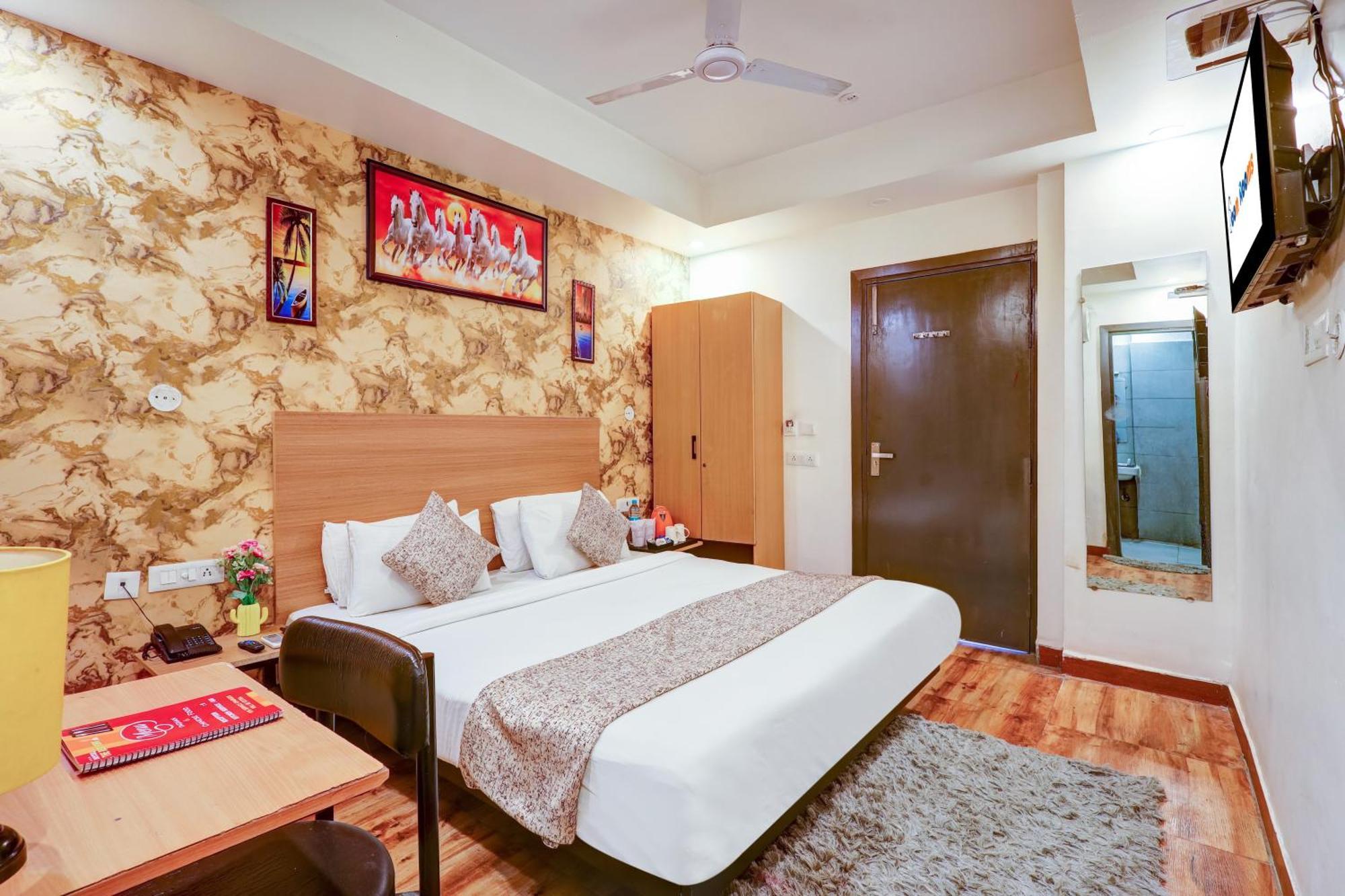 Hotel Red York By Byob Hotels Noida Exterior foto