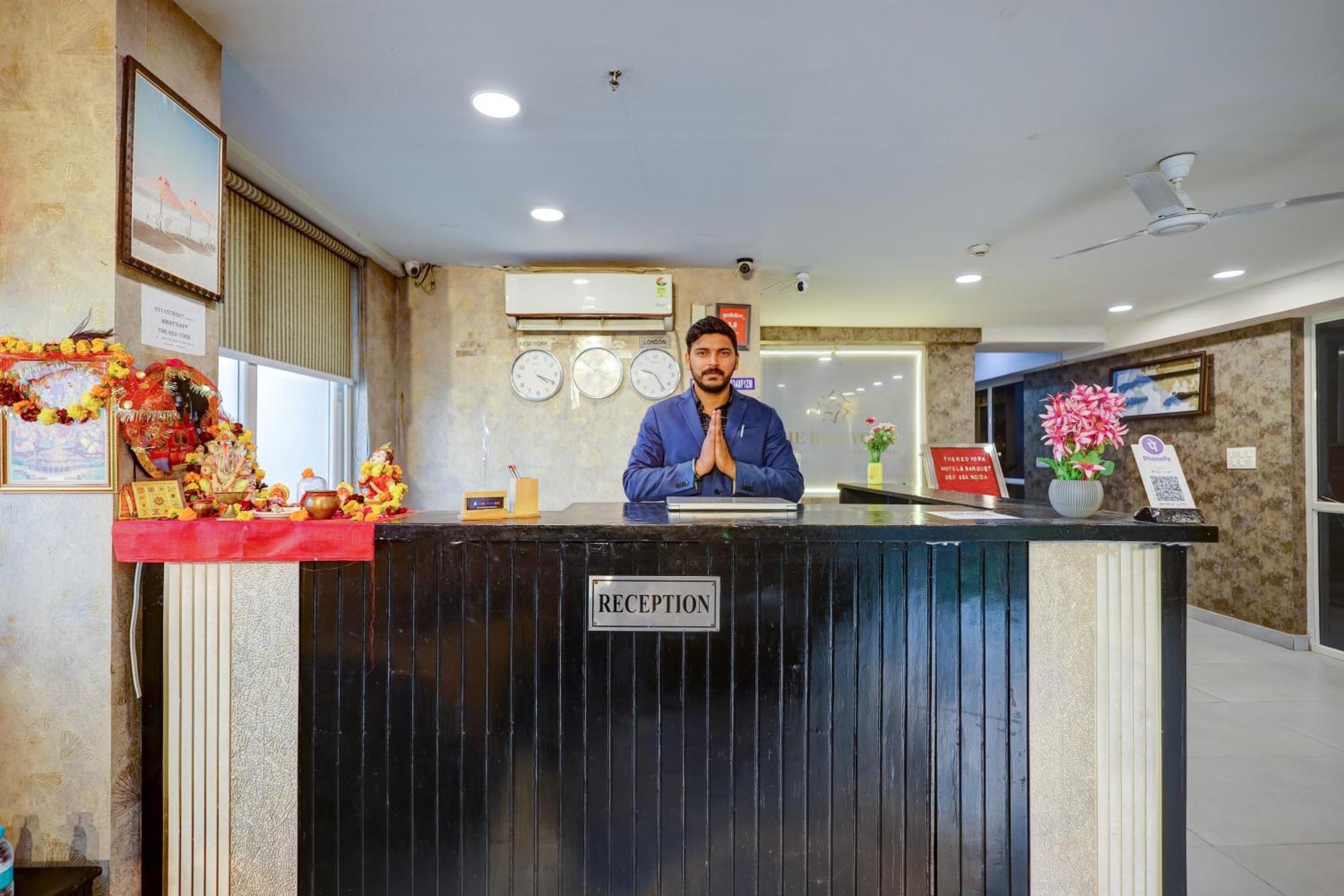 Hotel Red York By Byob Hotels Noida Exterior foto