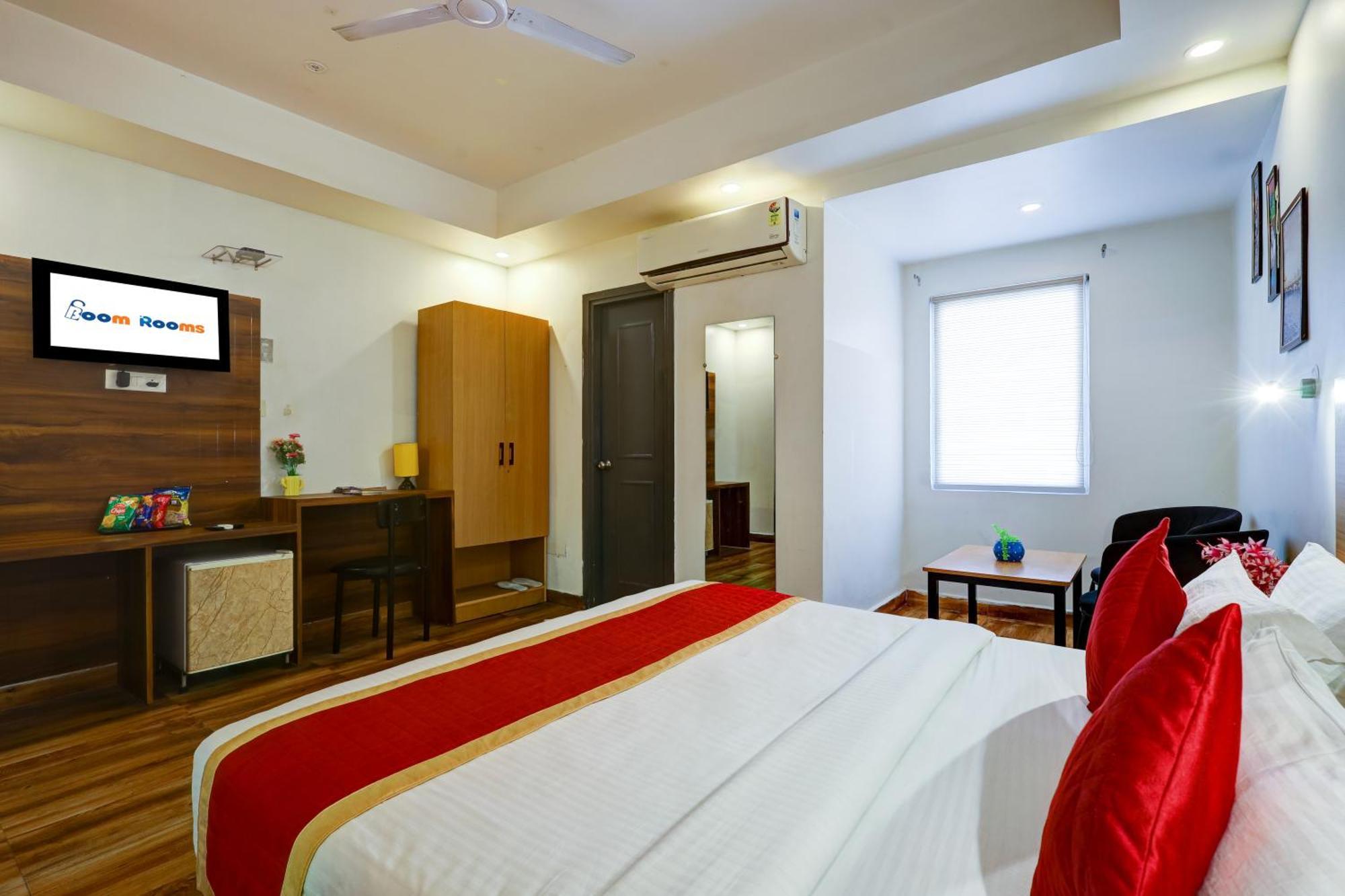 Hotel Red York By Byob Hotels Noida Exterior foto